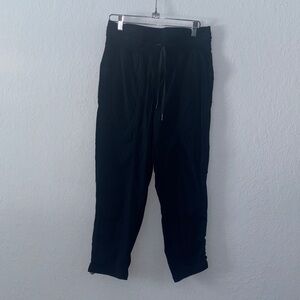 Women’s Lululemon Navy Capris